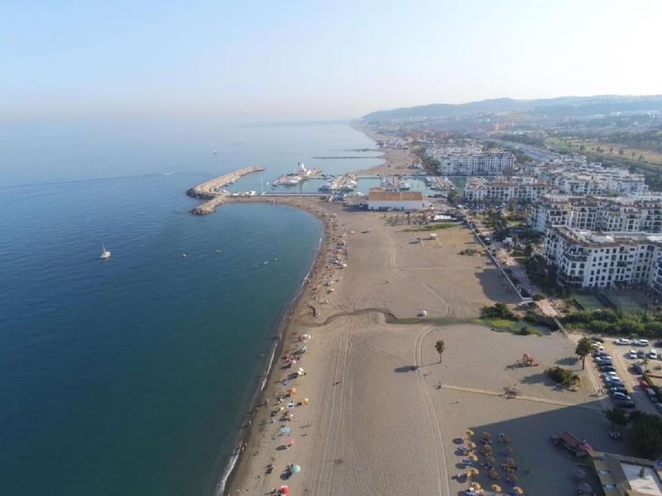 Personal Y Coqueto En Primerisima Linea De Playa, En La Costa Del Sol. Puerto De La Duquesa Castillo de Sabinillas Extérieur photo
